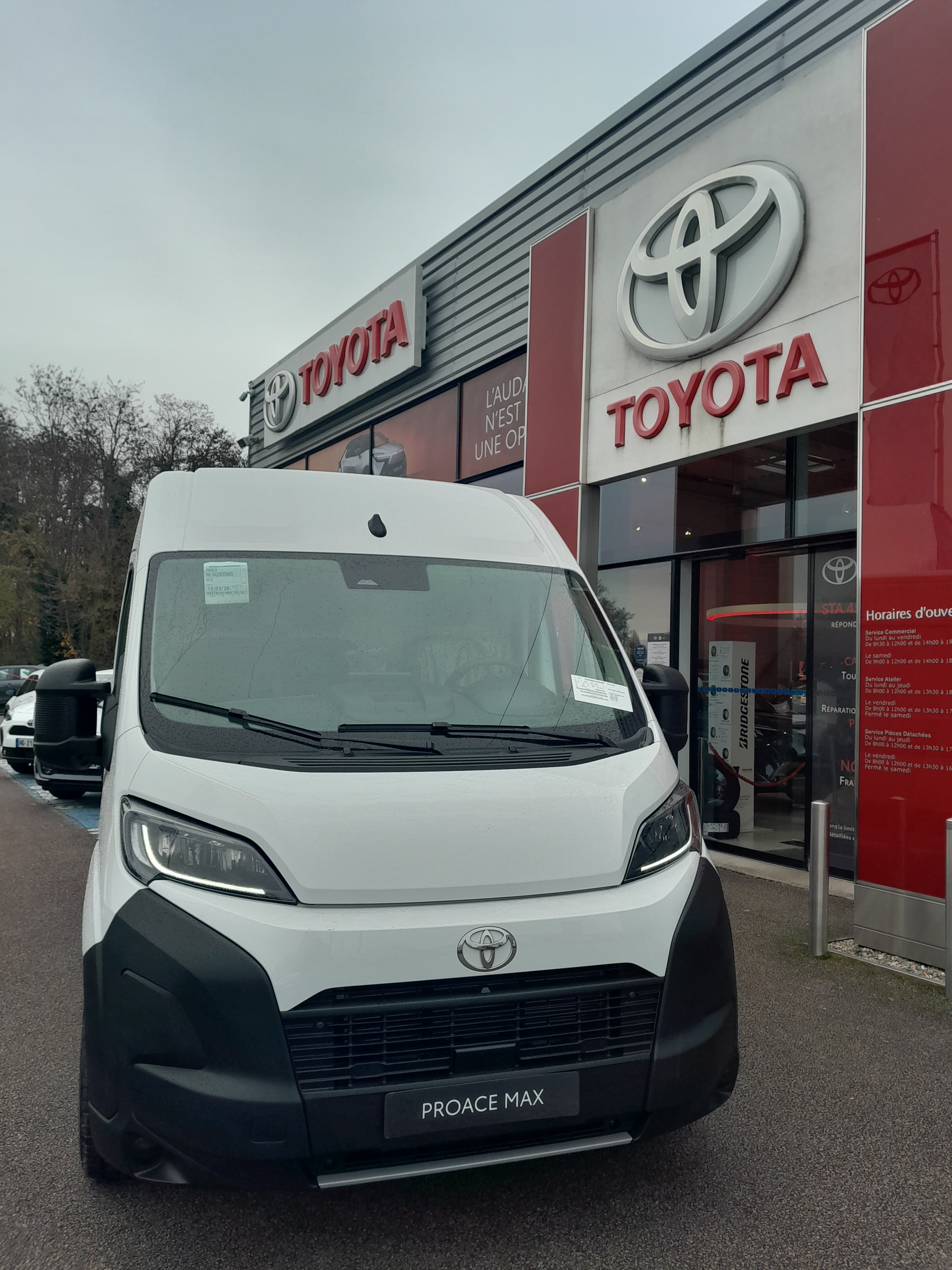 Photo de toyota proace max (1)