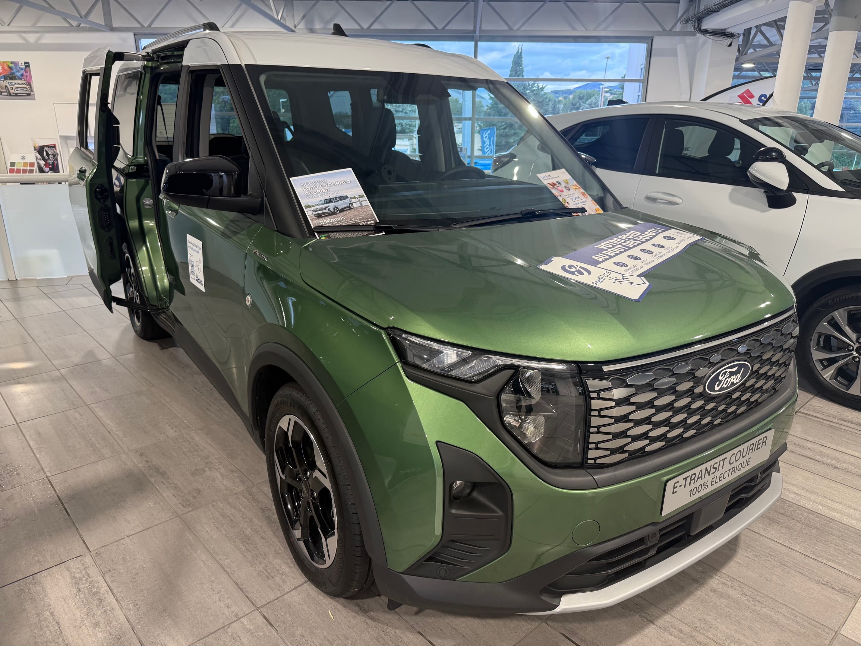 Photo de ford tourneo courier (1)