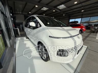 Photo de hyundai staria (2)
