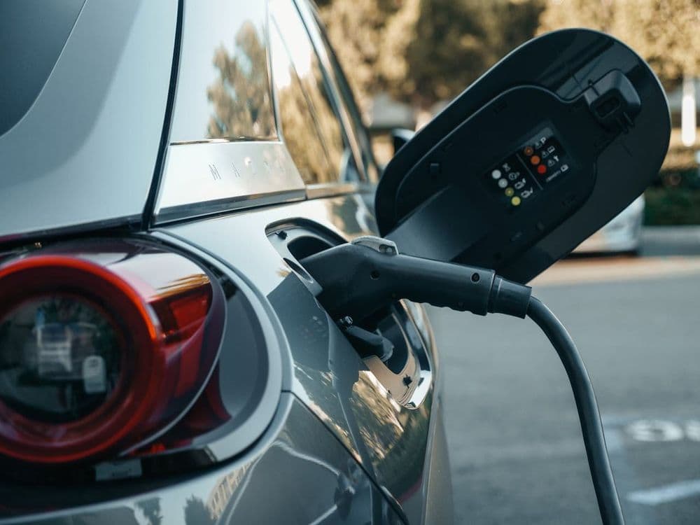 Aides à l'achat d'une voiture neuve : à quoi avez-vous droit en 2026 ?