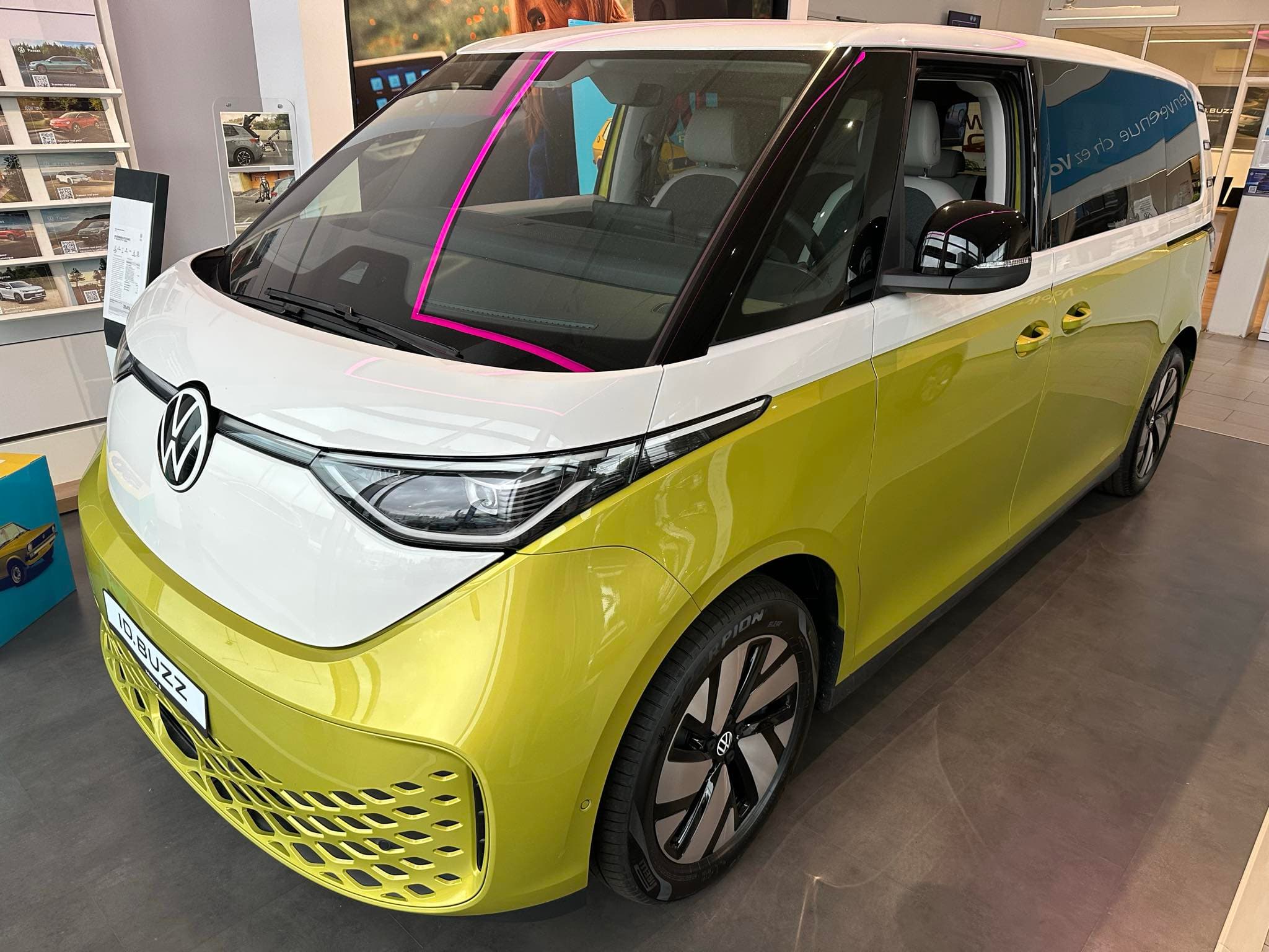 Photo de volkswagen id. buzz (1)